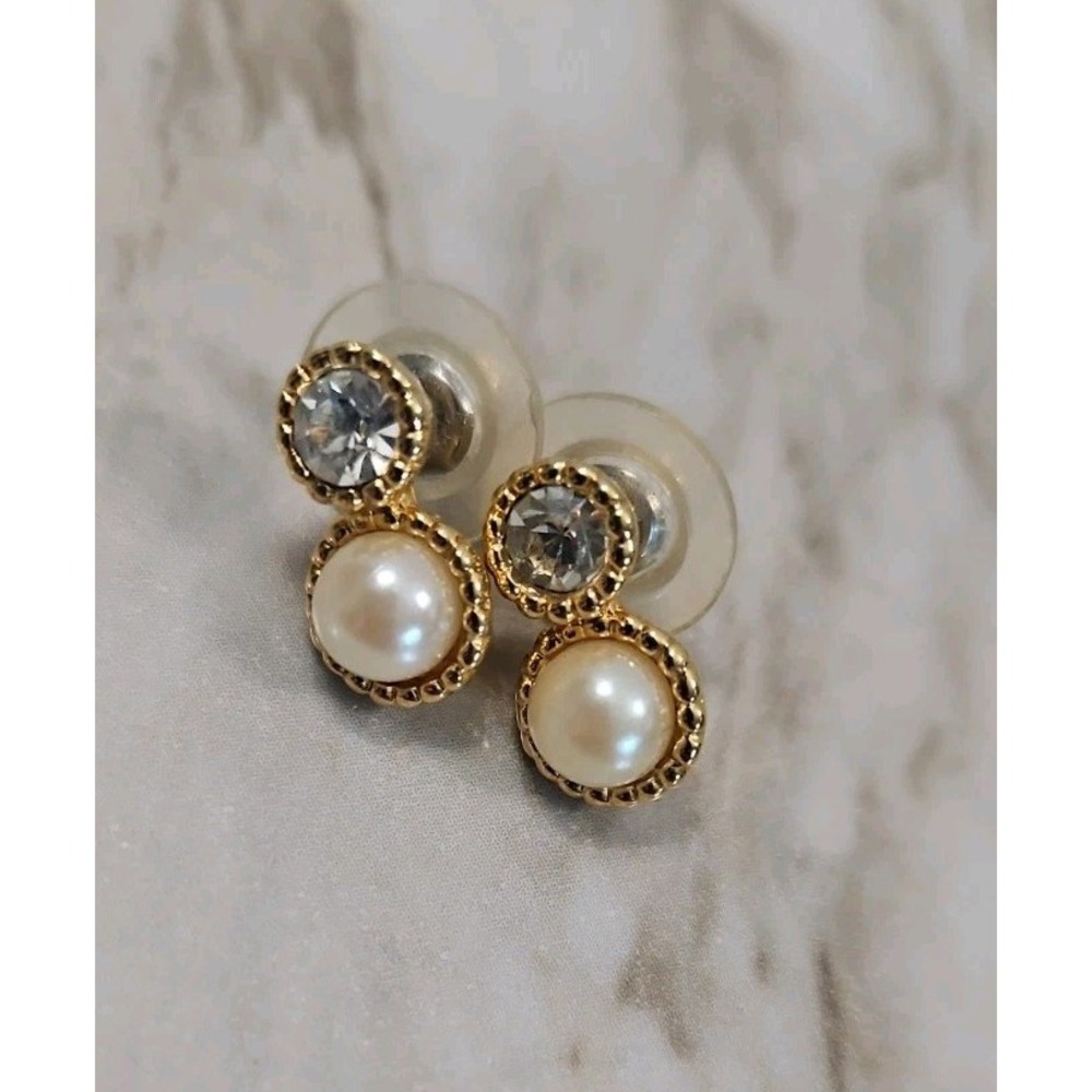 Sarah Coventry Faux Pearl Rhinestone Elegant Classy Pierced Earring